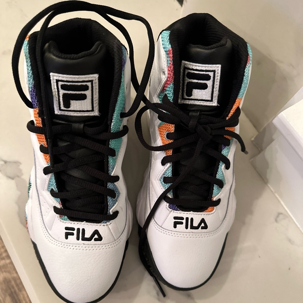 Never worn Fila girls tennis  shoes